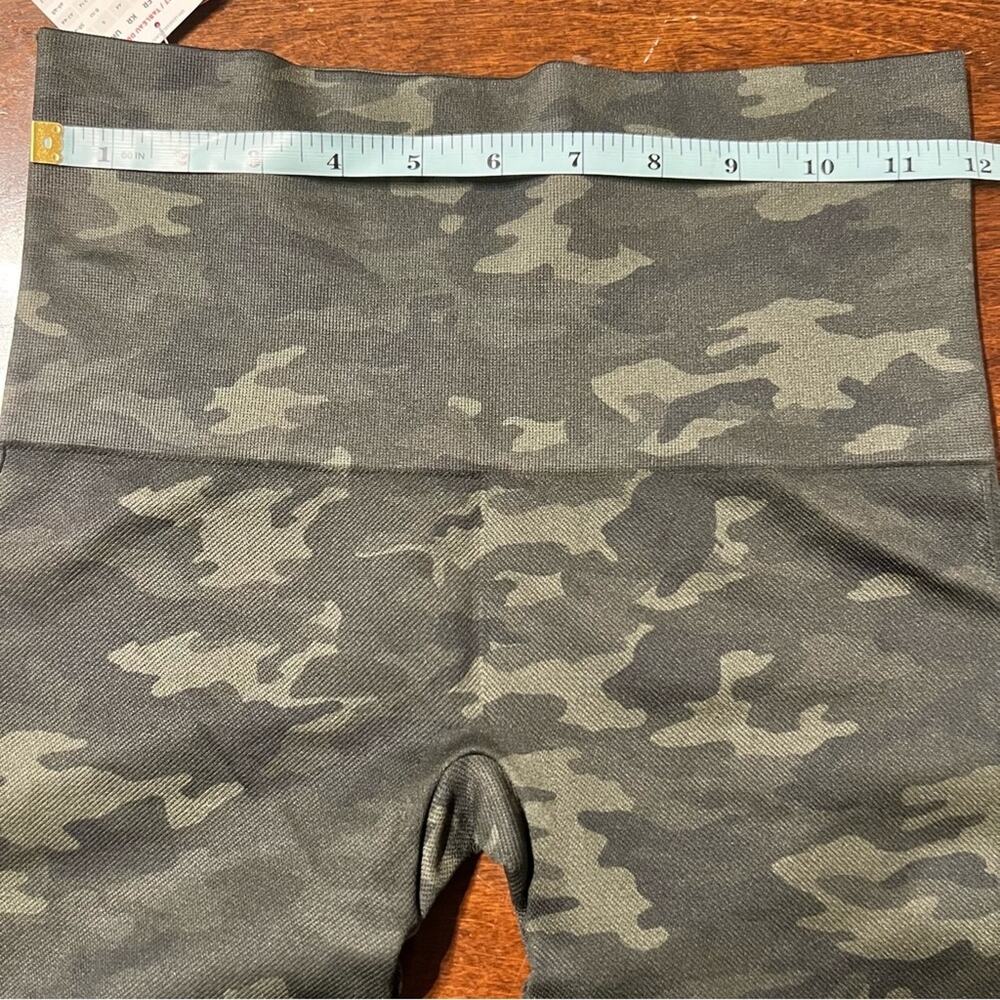 Spanx Look At Me Now Seamless Camo Leggings Size M - Picture 12 of 15